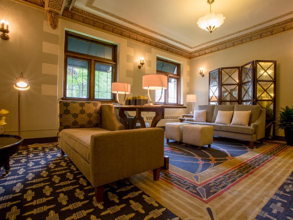 The Plaza Hotel - Milwaukee Bagian luar foto