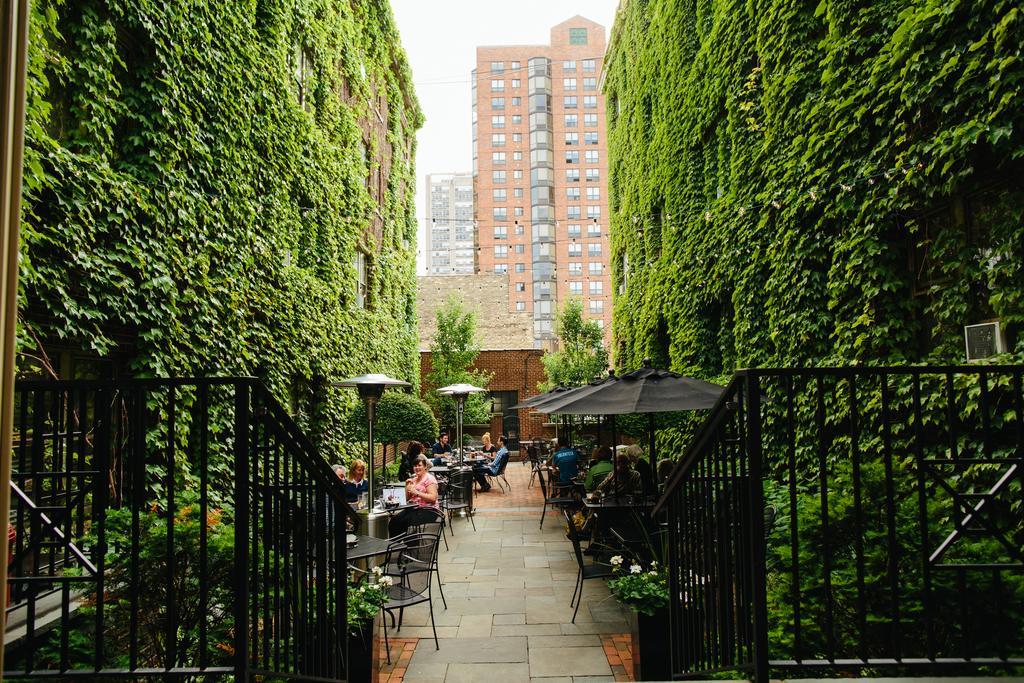 The Plaza Hotel - Milwaukee Bagian luar foto