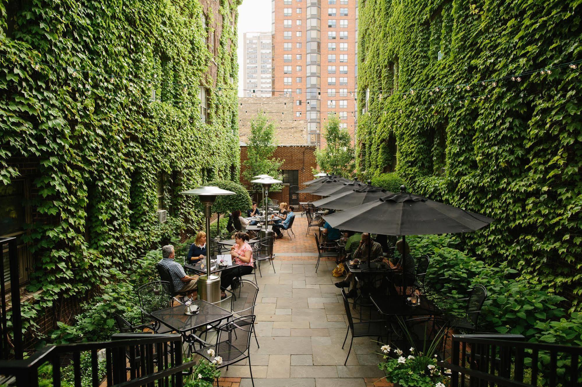 The Plaza Hotel - Milwaukee Bagian luar foto