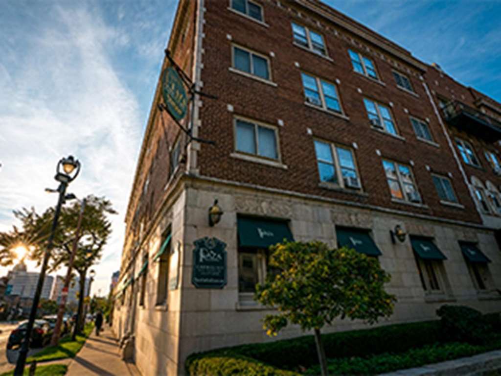 The Plaza Hotel - Milwaukee Bagian luar foto